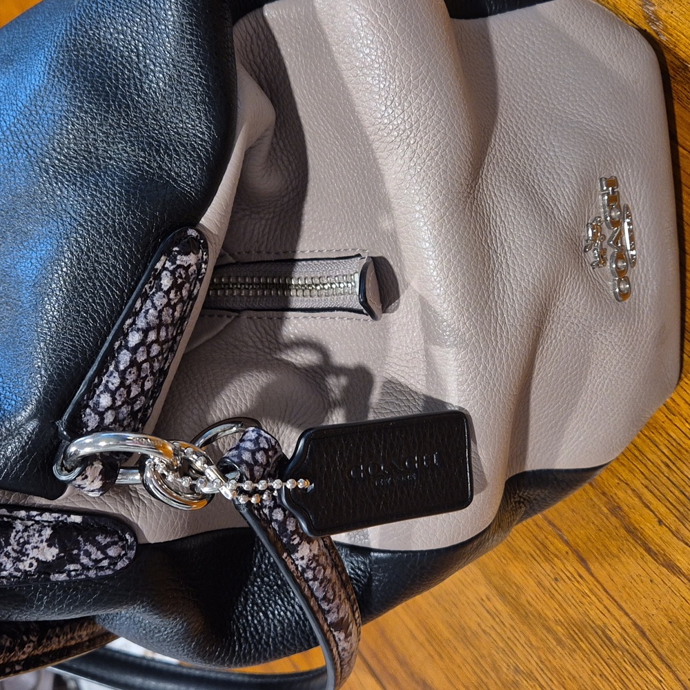 Coach Black and Gray Leather Shoulder Bag